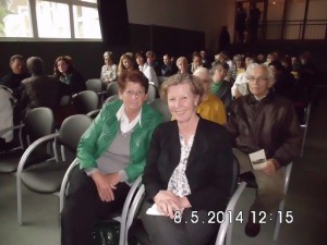 Martina mit Karin Lechner beim Symposium – 8. Mai Haus am Bibowsee